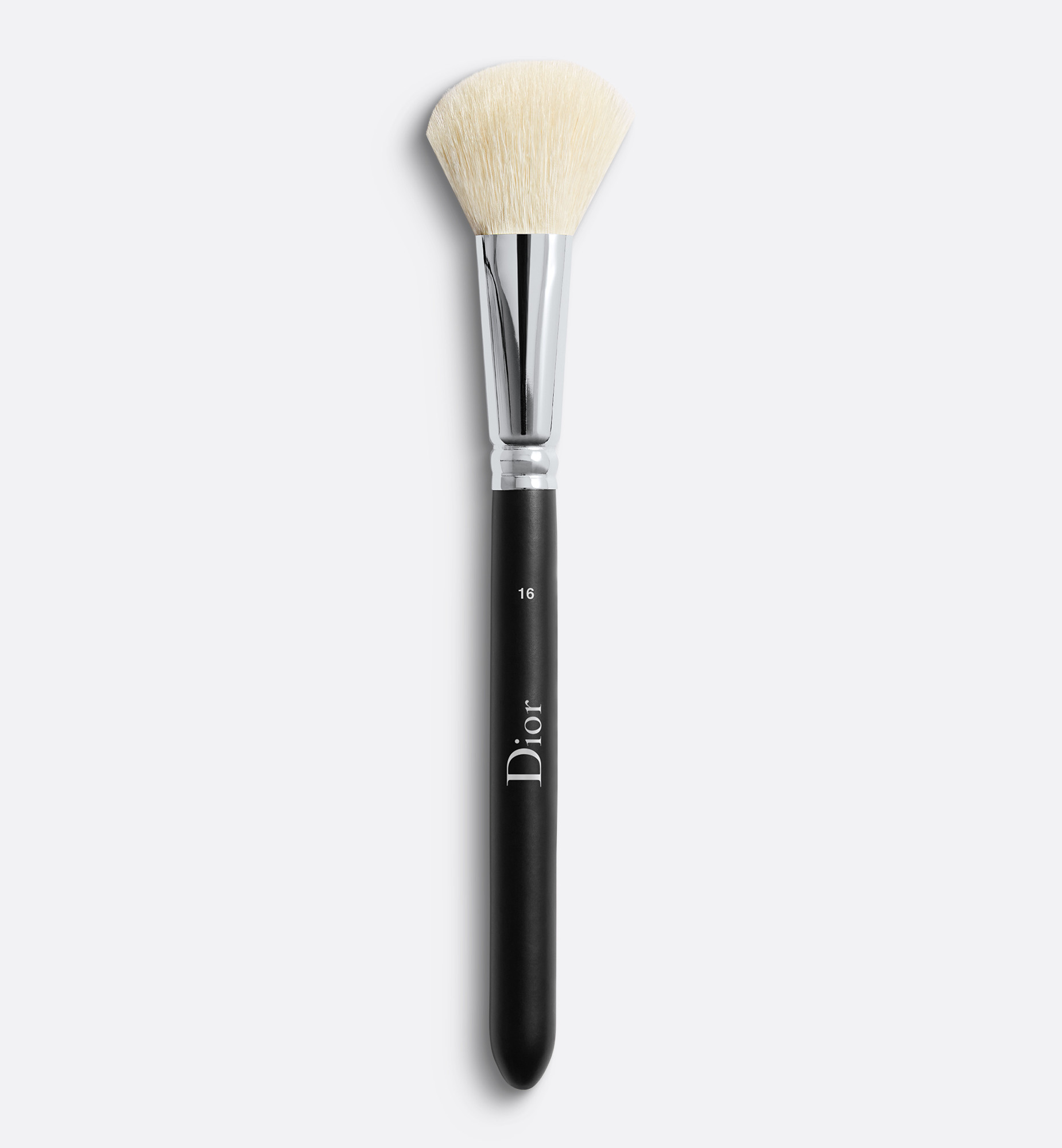 Dior Backstage Blush Brush N°16 | Dior Beauty (US)