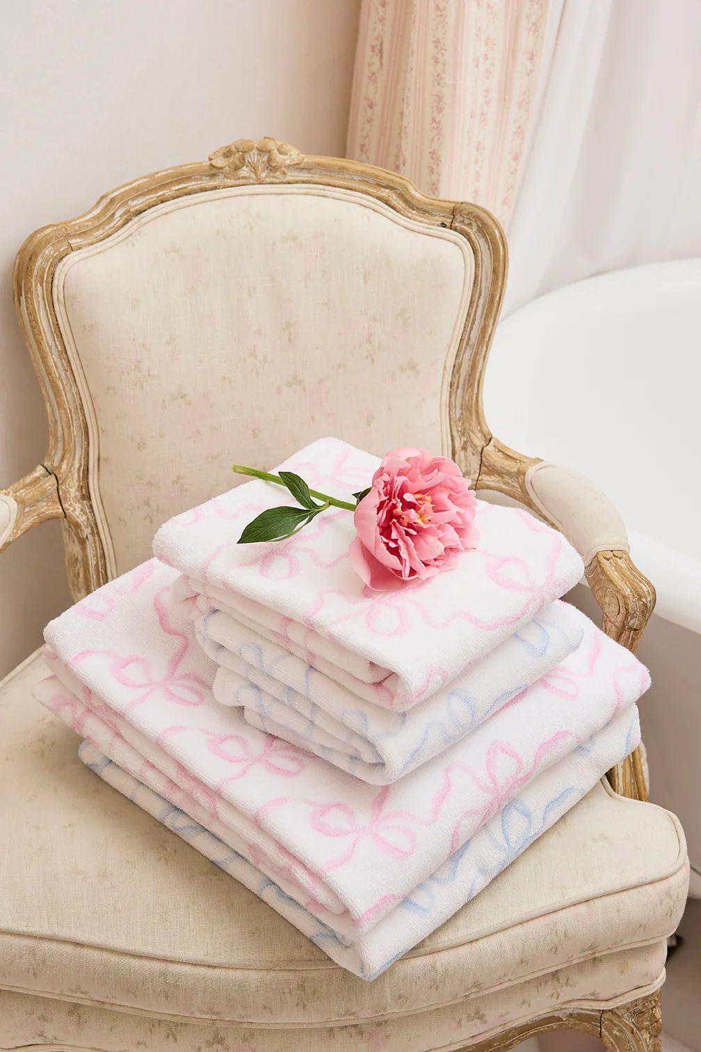 Cotton Bath Towel in Bow Print | LoveShackFancy