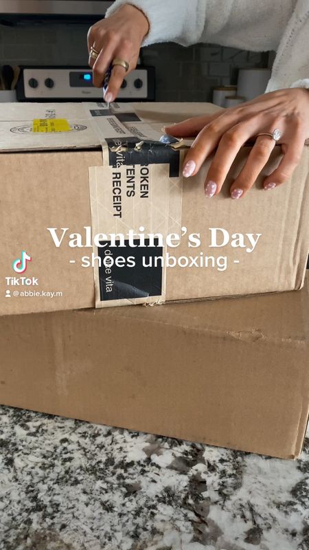 Unbox some cute shoes w me 💗 @dolcevitaofficial 

#valentinesday #valentinesday2023 #outfitideas #datenightideas #heels #datenightoutfit #heels #dolcevita #valentinesdayshoes #unboxing #asmr #amsrvideo 

#LTKFind #LTKSeasonal #LTKstyletip