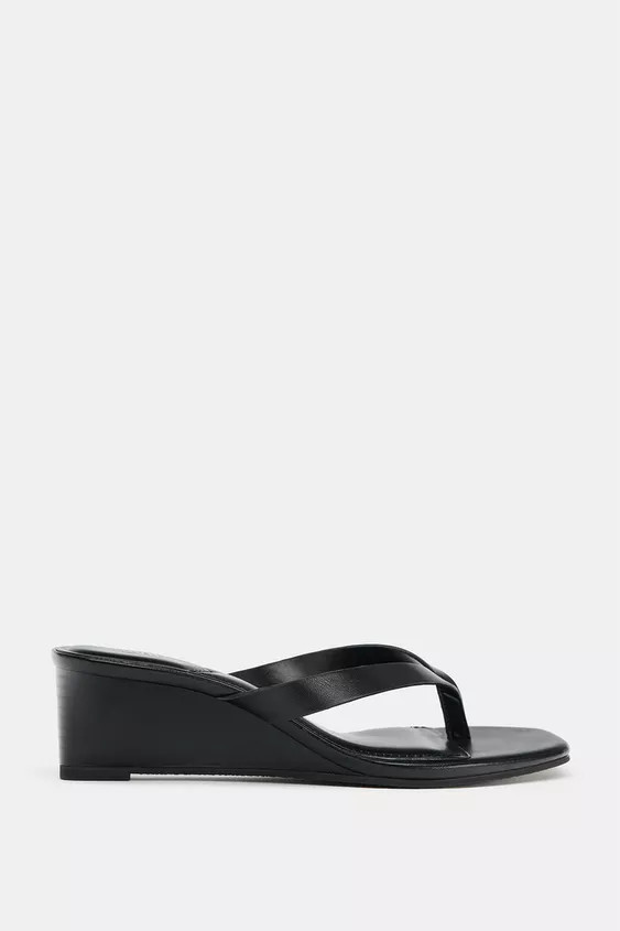 Sandals with wedge heels. Front strap with toe post. Squared toe.Wedge height: 2 inches (5 cm) | Zara US