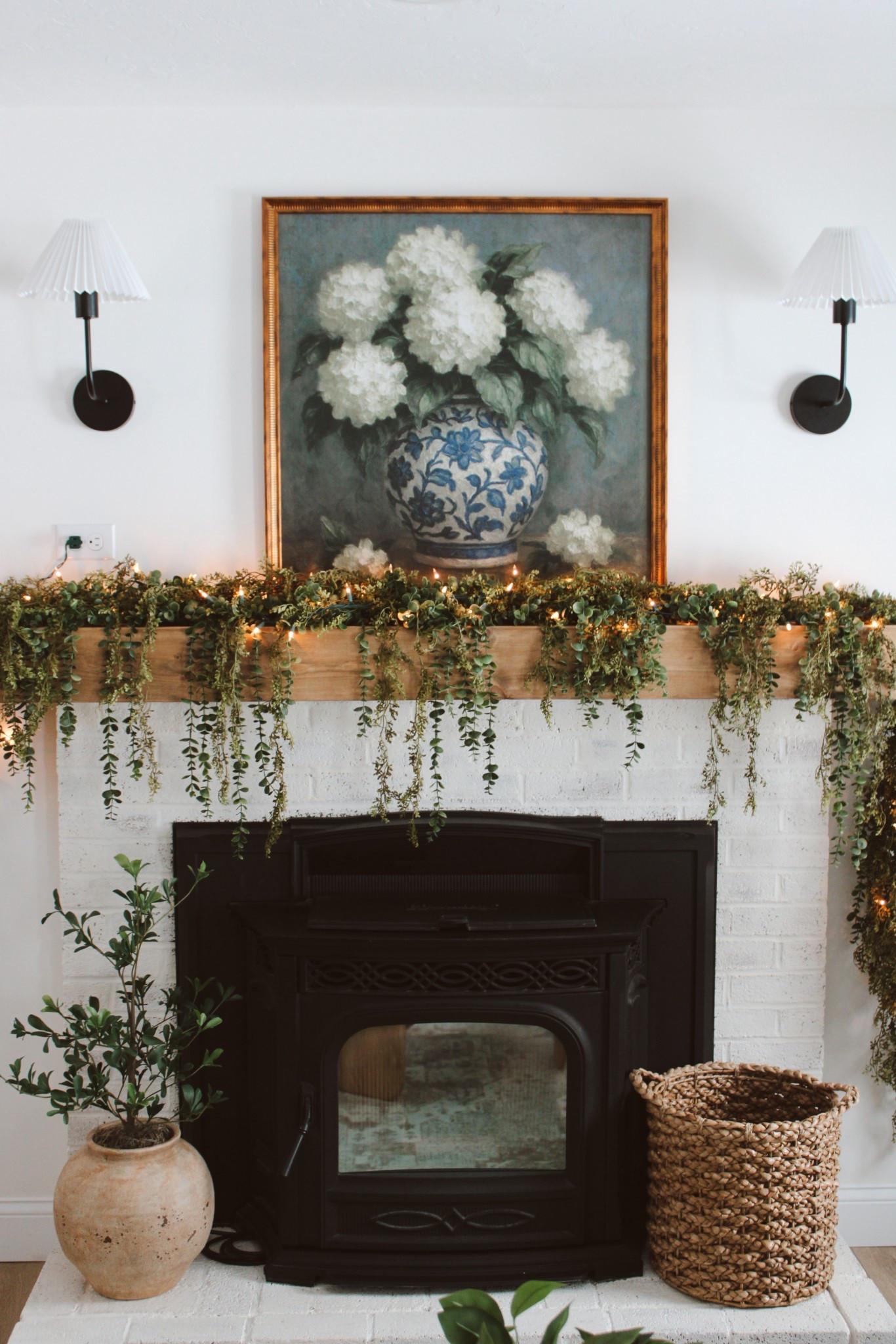 In between seasons mantel decor 🌿😍✨

#LTKSeasonal #LTKU #LTKHome
