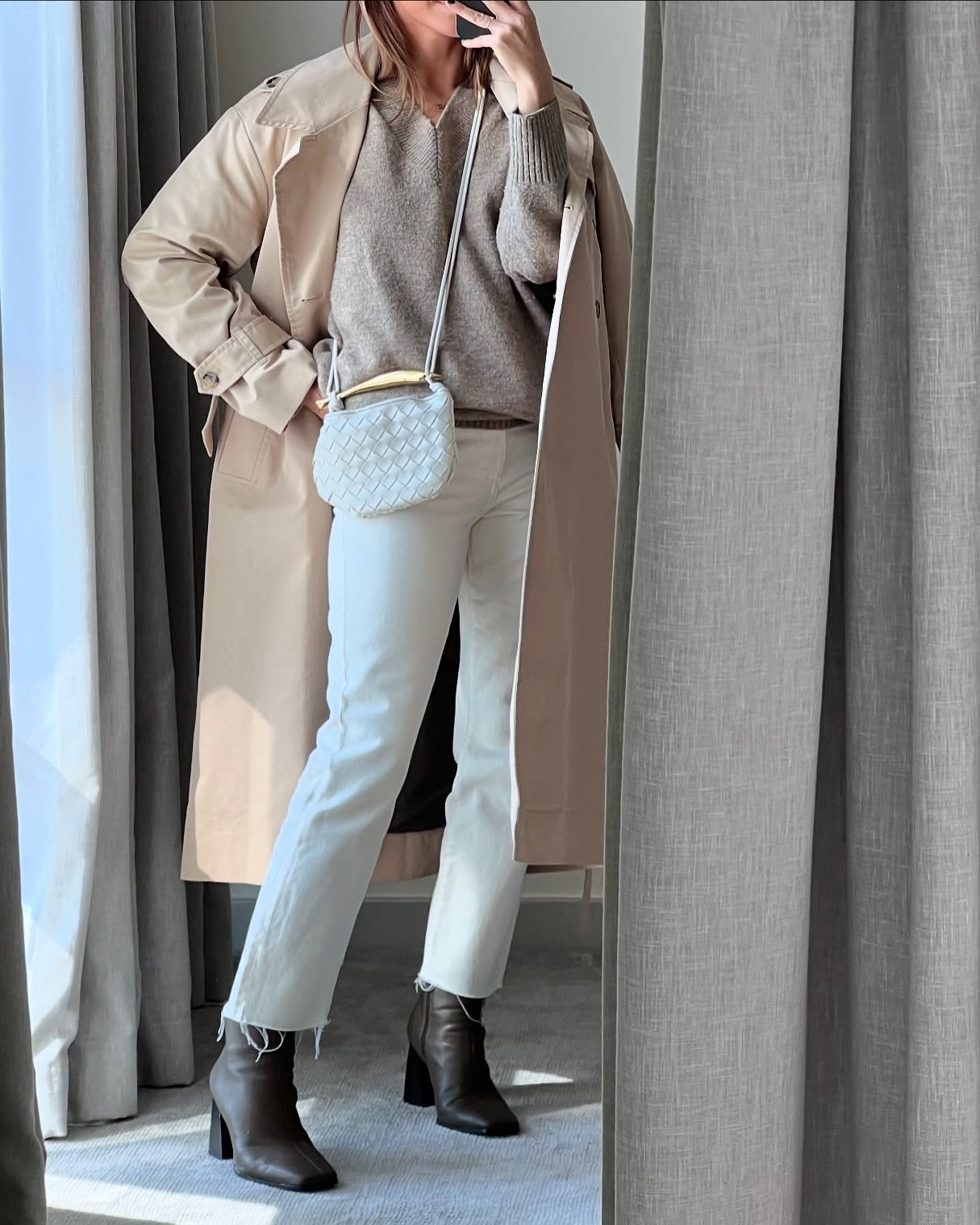 soft January 🍦

Outfit ideas, neutral outfit ideas, Bottega bag, ivory jeans outfit, trench coat, ecru jeans 

#LTKItBag #LTKStyleTip #LTKFindsUnder100