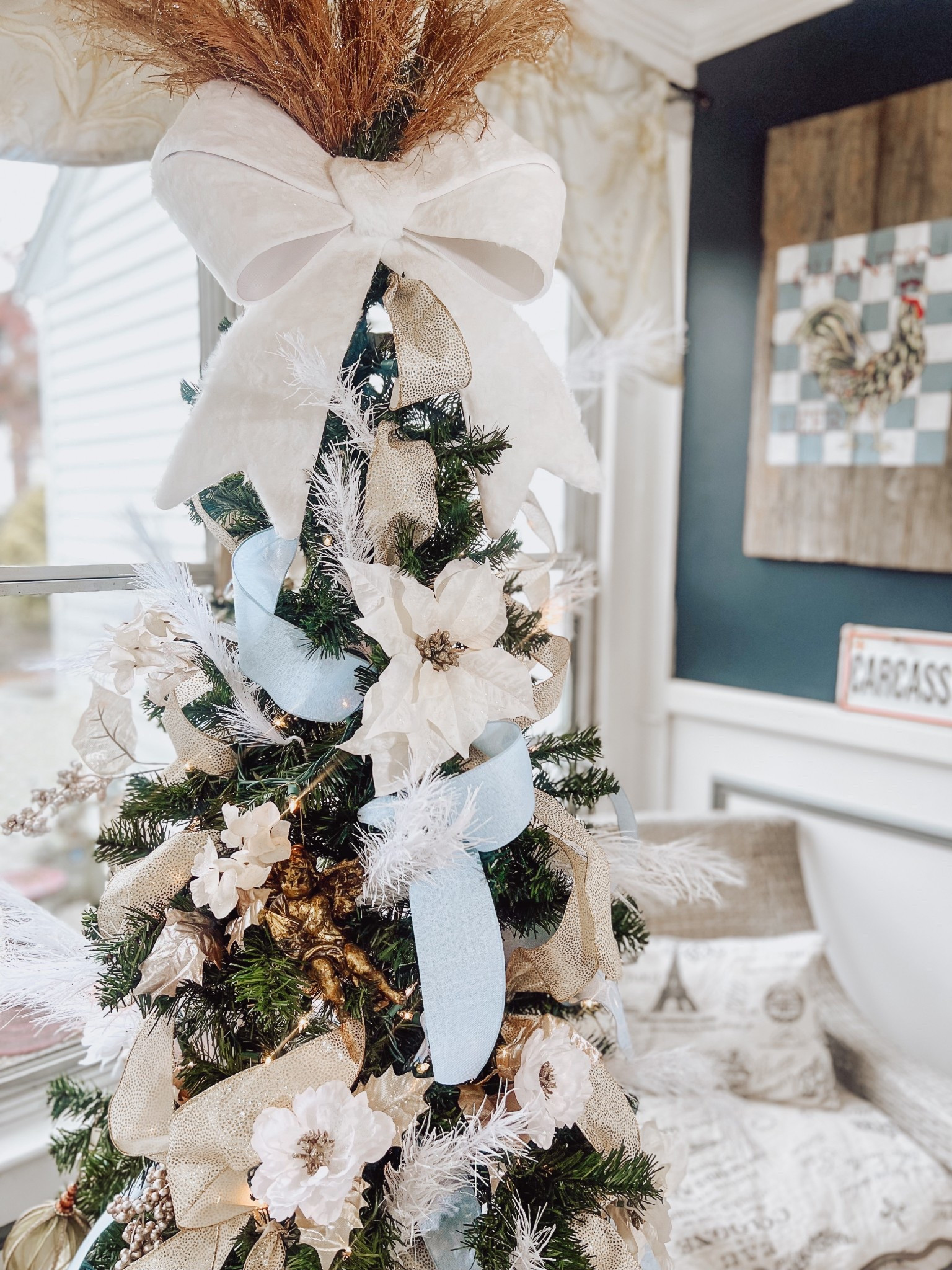 One piece of advice that I'd give for creating a beautiful tree is not to think that you just need to stay in the "Christmas Isle". For this tree, I wanted to recreate what I saw in the countryside in the south of France.
Powder blue ribbon and faux feathers were obviously not found in the Christmas section, how they work perfectly.

Decorating, decor, Christmas, Christmas tree, French country

#LTKHoliday #LTKHome #LTKSeasonal