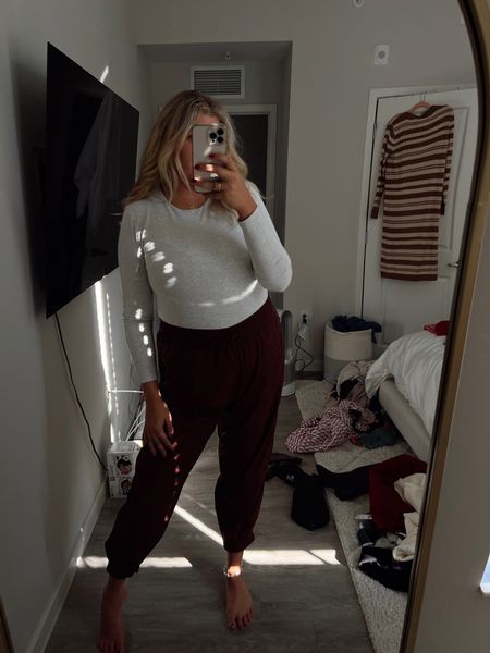 Casual holiday outfit, Abercrombie YPB joggers and double lined top that’s perfect for those who don’t like bodysuits! 

Wearing xl in pants and large in top 

#LTKHoliday #LTKSeasonal #LTKxAF