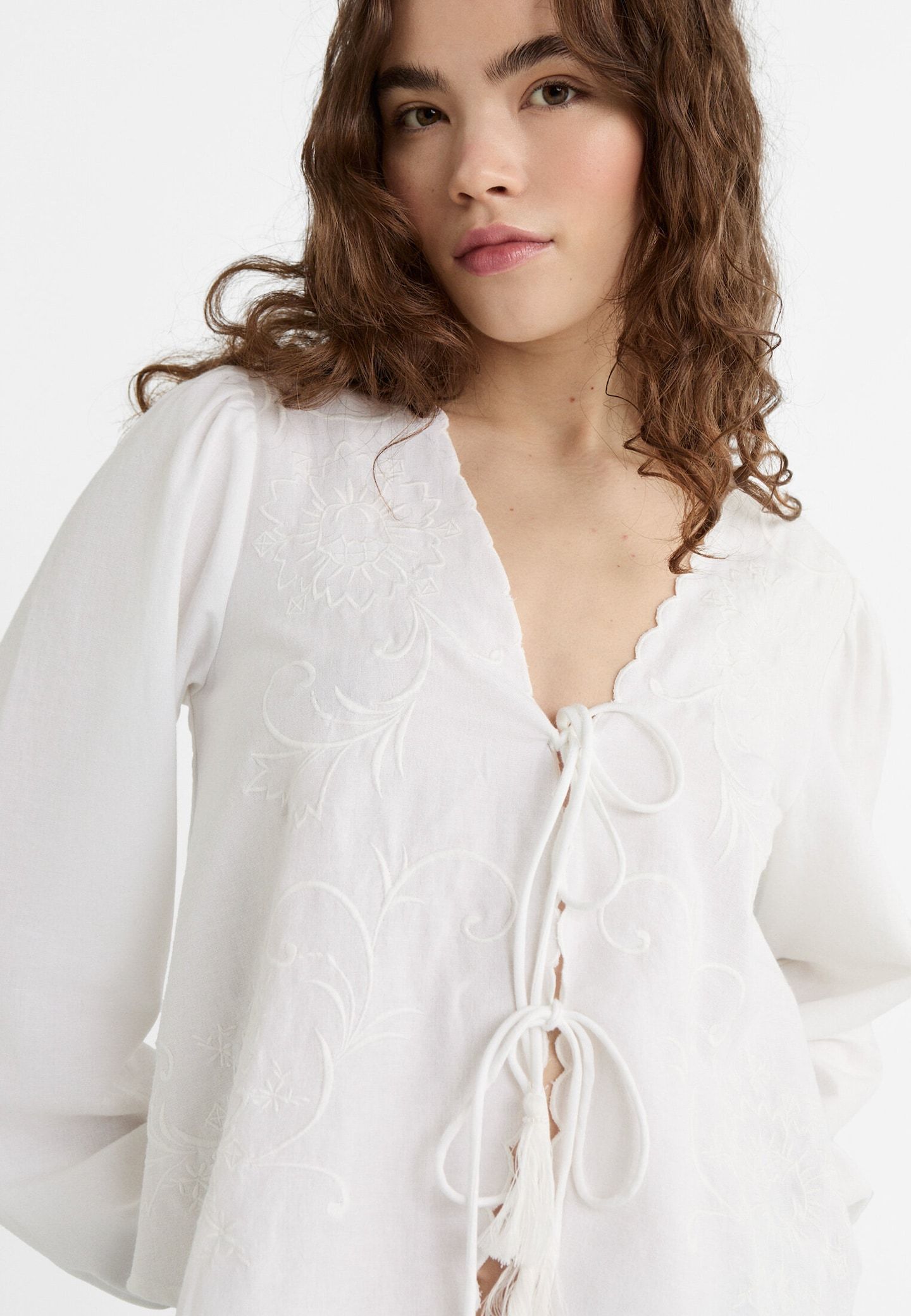 Embroidered blouse with tie | Stradivarius (UK)