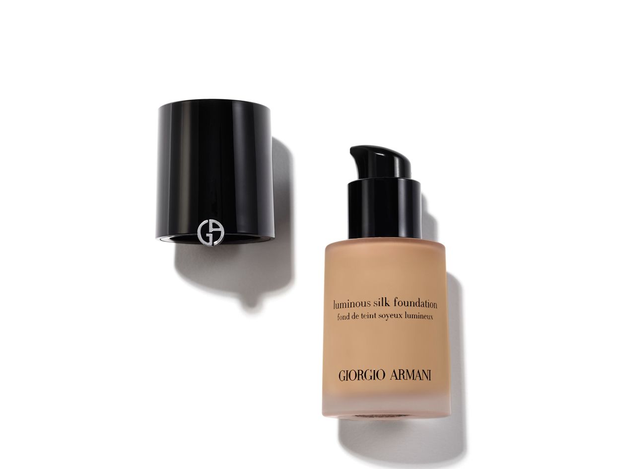 Giorgio Armani Luminous Silk Foundation 6 | Violet Grey