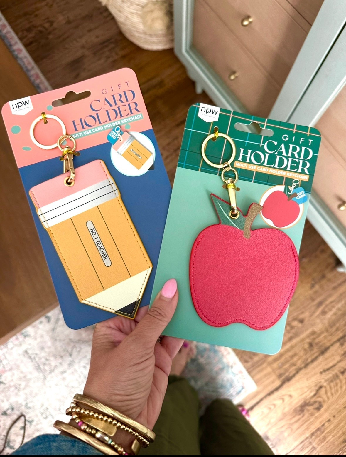 Two cute options in these keychain gift card holders! 🍎
.


#LTKGiftGuide #LTKKids #LTKFamily