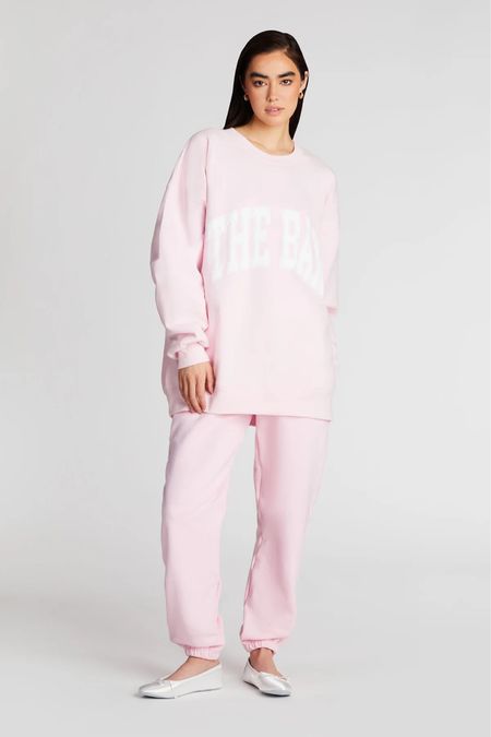 The bar set also comes in pink and grey !! Sweatshirt sweatpants 

#LTKMostLoved
