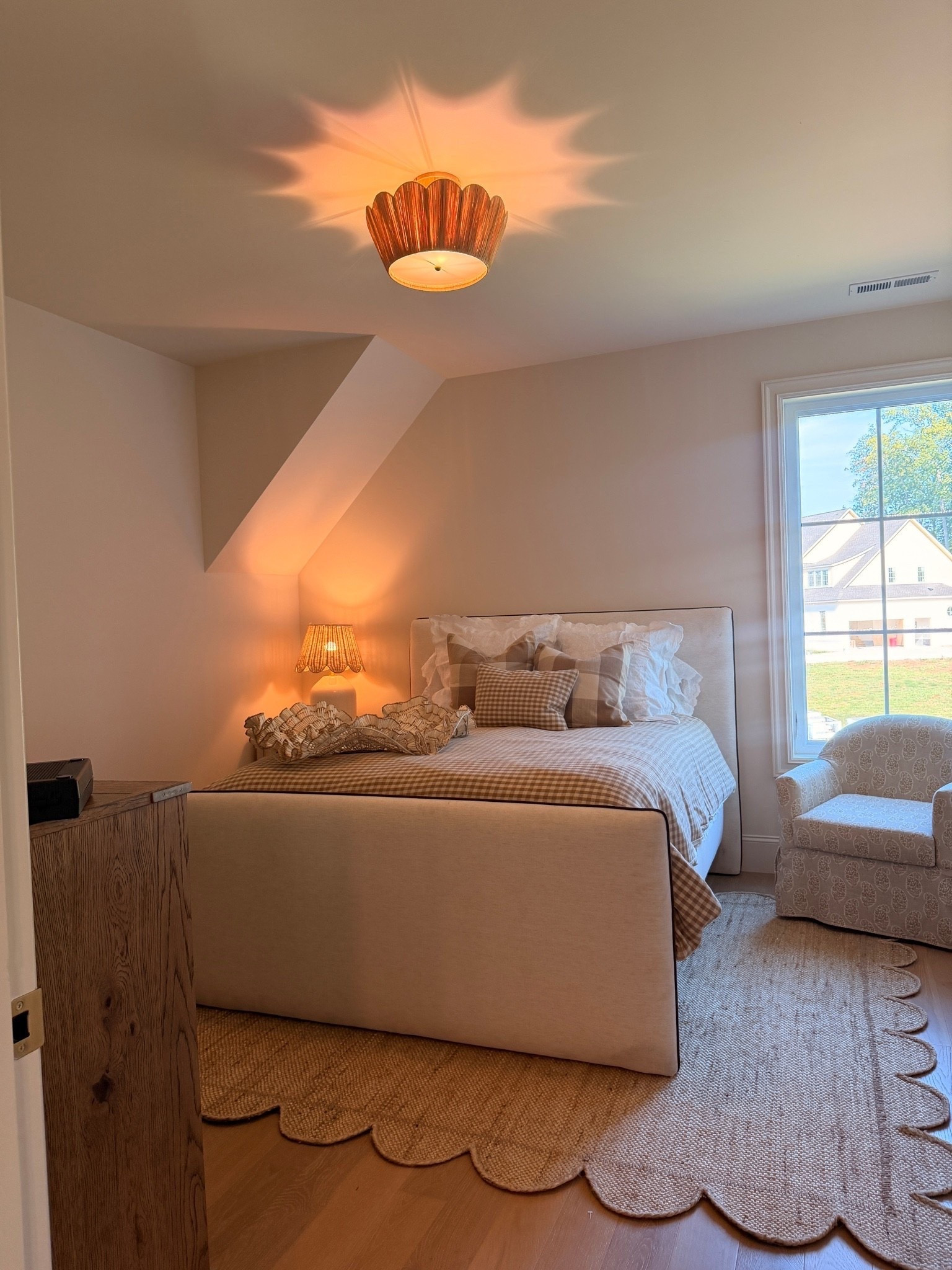 Bedroom makeover and I’ve linked everything that I got for it!

#LTKHome #LTKmomlife #LTKselfcare