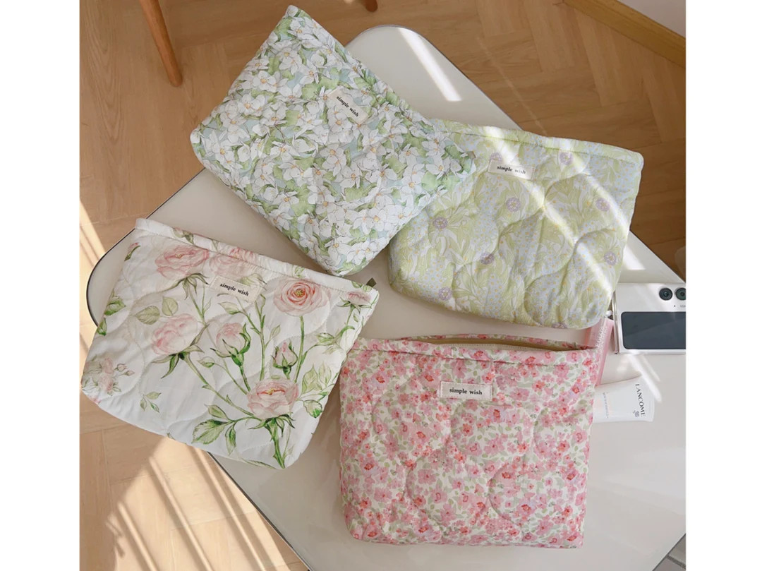 Simple Flowers Quilted Makeup Bag, Vintage Cosmetic Organizer,large Storage Bag, Quilted Fabric T... | Etsy (UK)