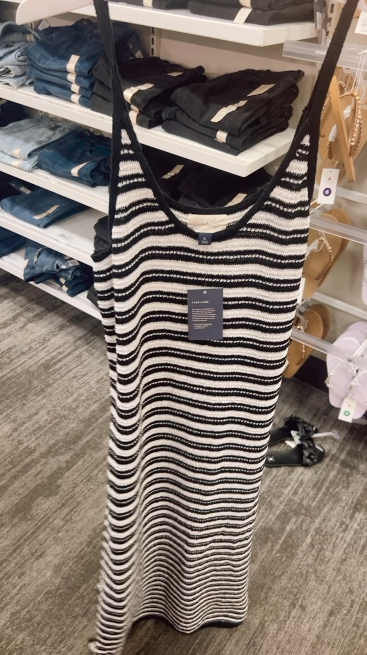 This black and white sweater dress is stunning! 

Target, maxi dress, black and white dress, fashion, style, dress, target fashion 

#LTKSummerSales #LTKSeasonal #LTKFindsUnder50