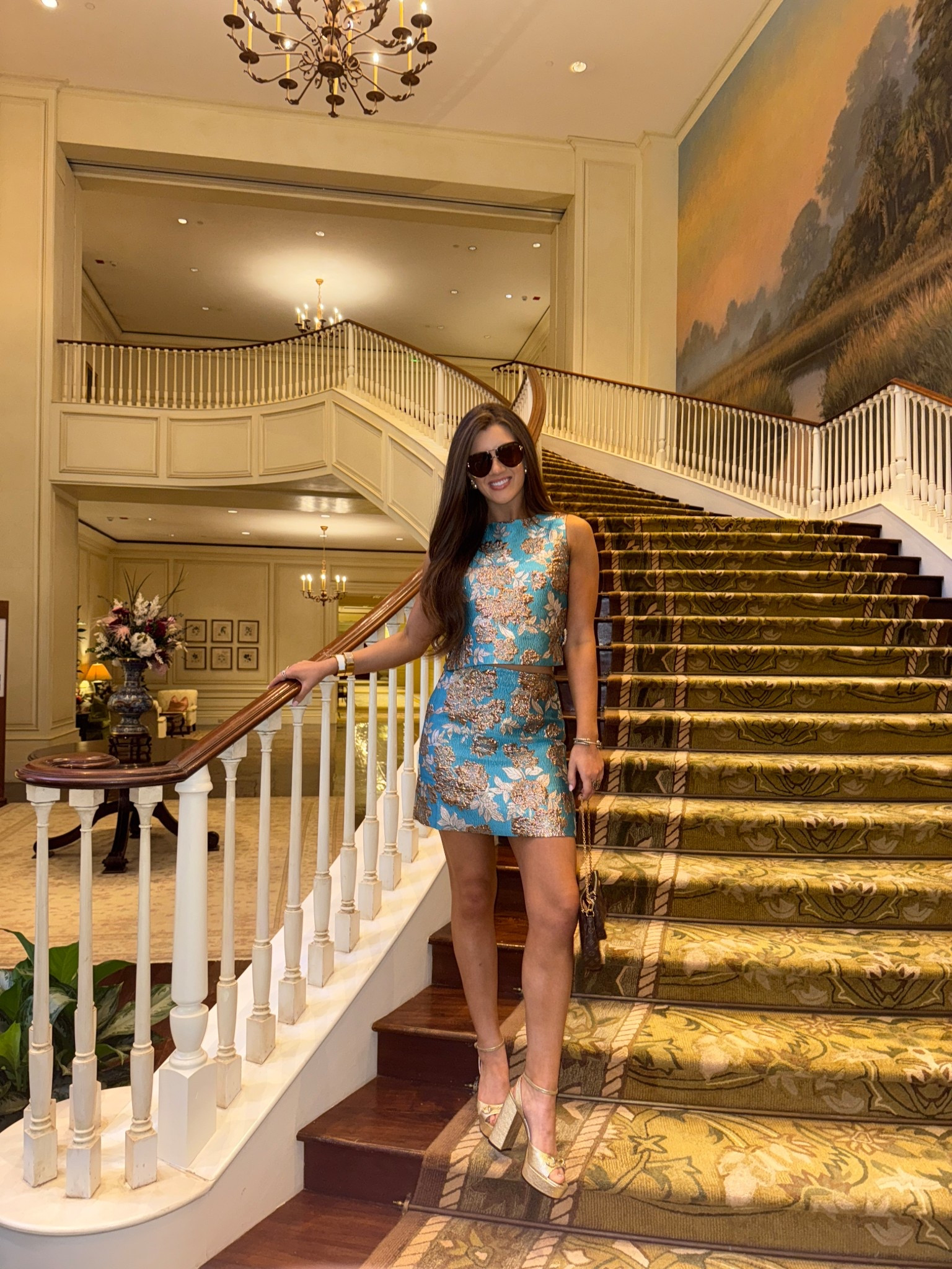 Obsessed with this two piece set from Lilly Pulitzer!  I wore to my cousin’s rehearsal dinner at the Ocean Club at Kiawah Island… perfect for fall in Charleston! Wearing size 2 in both top and skirt 💙