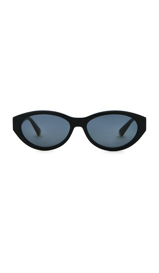 Stella McCartney Medallion Sunglasses in Black. | Revolve Clothing (Global)