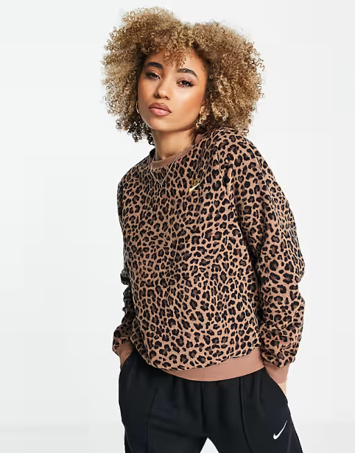 Nike animal print crew neck fleece sweatshirt in brown | ASOS (Global)