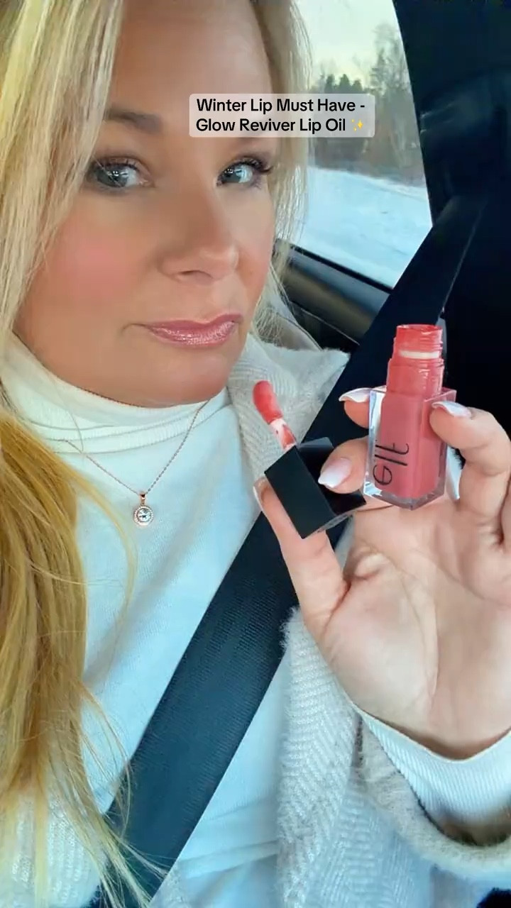 Enter lip hydration must have #lipoil #elfcosmetics #beauty

#LTKselfcare #LTKBeauty #LTKHoliday