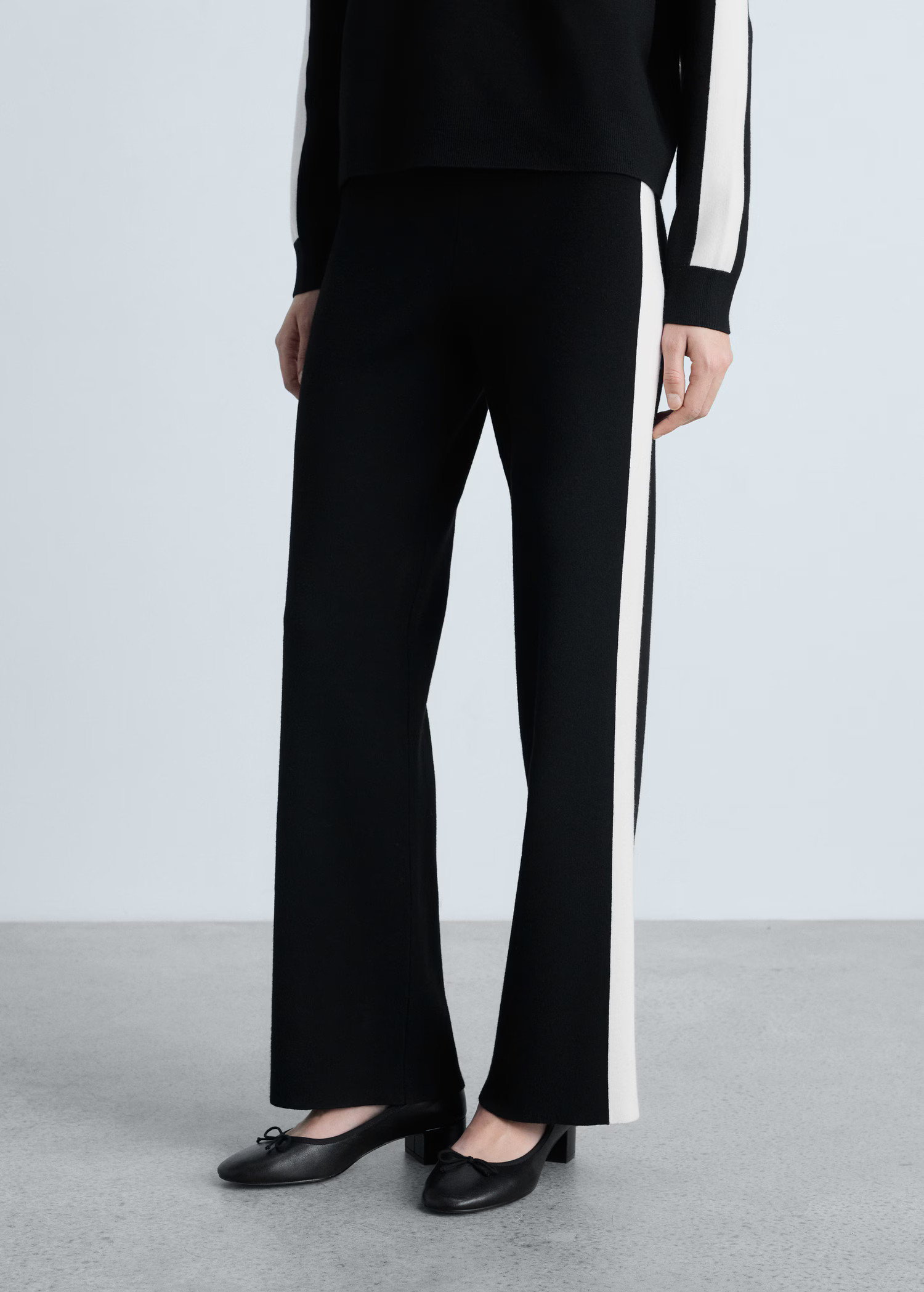 Knitted trousers with contrasting stripes - Women | MANGO United Kingdom | MANGO (UK)