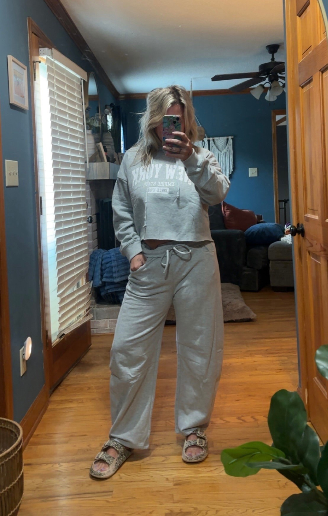 Comfy mom fit for school drop off.
Both size medium

#LTKootd #LTKMidsize #LTKSaleAlert