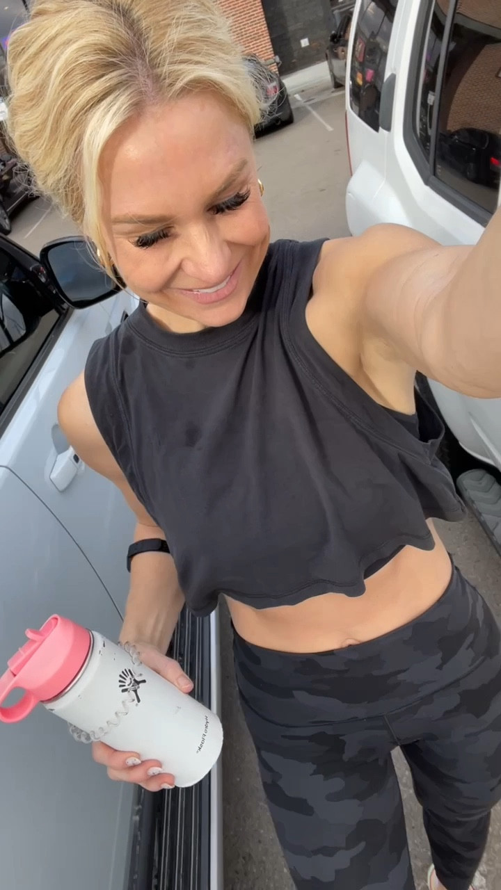Tried and true, stay in place, sweat wicking, look-good-feel-good workout gear. Lululemon leggings, crop tank, longline energy bra.


#LTKFind #LTKSeasonal #LTKfit