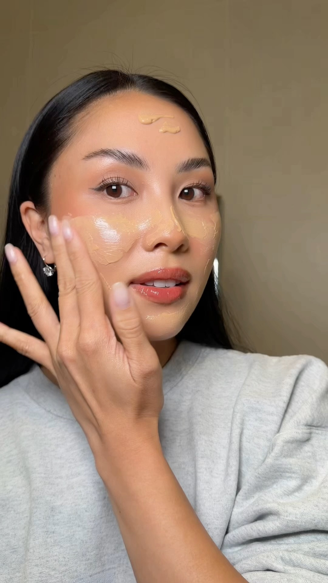 traditional spf OVER makeup?! let me show you how 🌞 also currently 20% off 👏🏽

#LTKgrwm #LTKBeauty #LTKSaleAlert