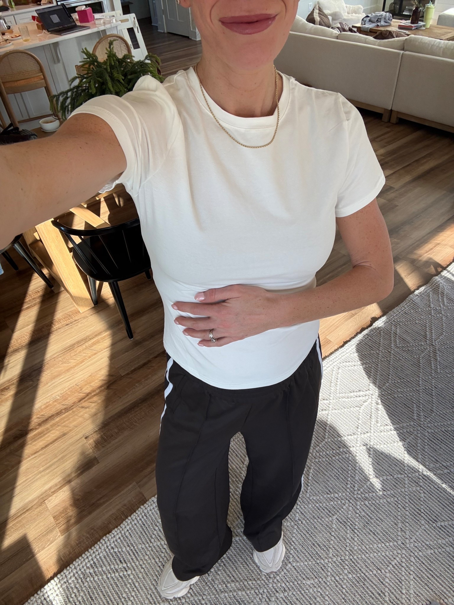 Love this basic tee and the price!
Runs tts (size medium )