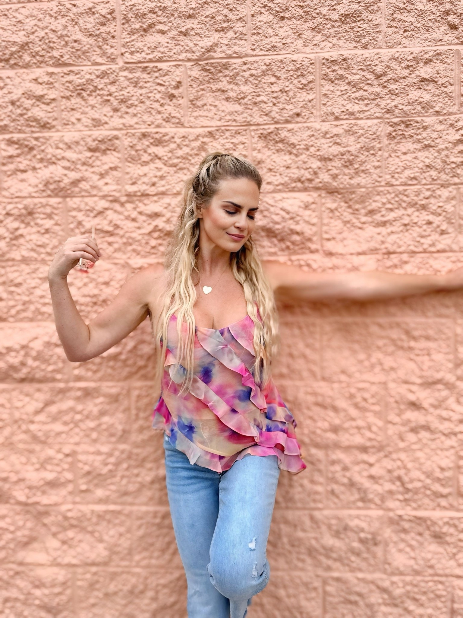 🦋💙Top is on MAJOR SALE🦋💙I own all of the vici jeans listed. Sharing my fav ones with stretch. Size up in top if in between sizes. Wearing my heart jewelry.

Wearing size 27 for reference
Size large in top

5ft 10 and weigh 153 pounds

Use code: Hilary35 for 35% off at VICI

#LTKSaleAlert #LTKmomlife