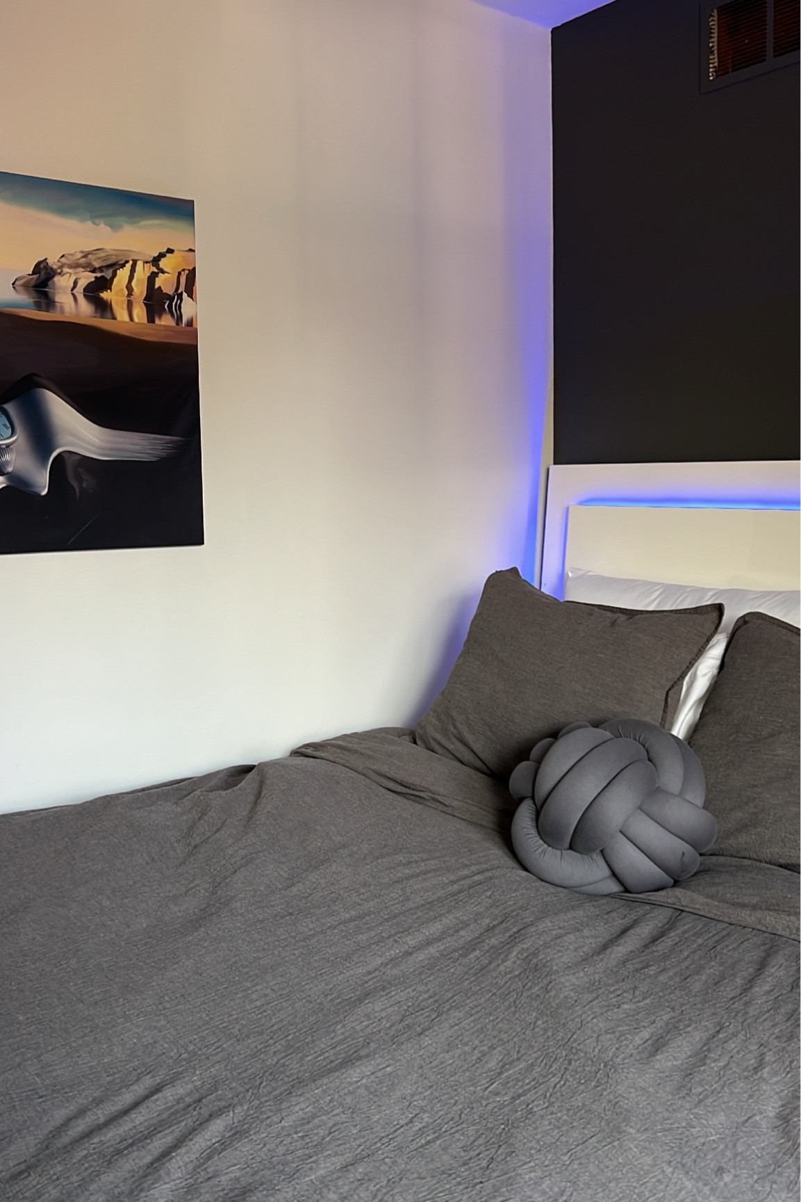 bedroom set up 🤌🏼🦋 

#LTKhome #LTKFind #LTKmens