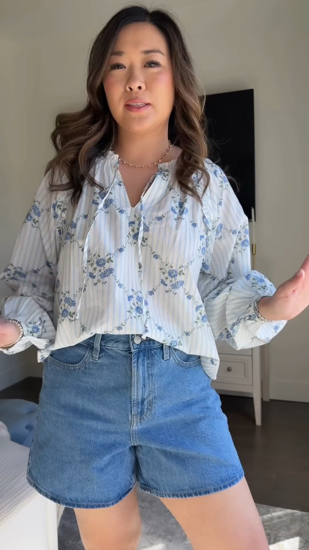 Old Navy Spring outfits

Floral Ruffle Top: Medium
Denim Shorts: 8

Old navy, affordable fashion, look for less, easy spring outfit, spring fashion, spring style, tcs 

#LTKootd #LTKSeasonal