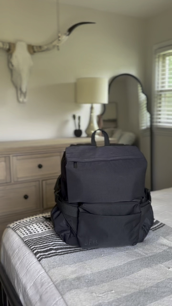 The BEST diaper bag🫶🏻 

#LTKBump #LTKItBag #LTKBaby