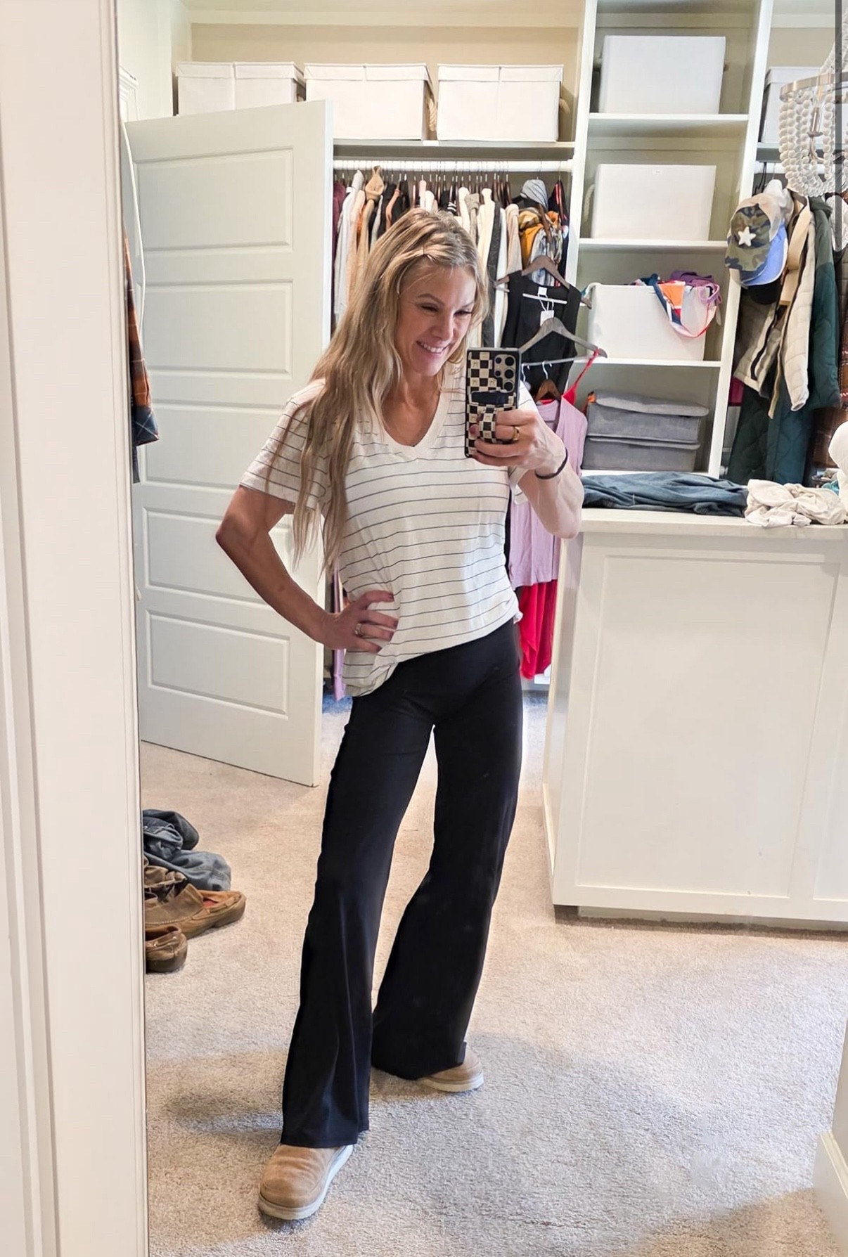 Fall outfit | T-shirt & yoga pants

#LTKSeasonal #LTKStyleTip #LTKFallSale