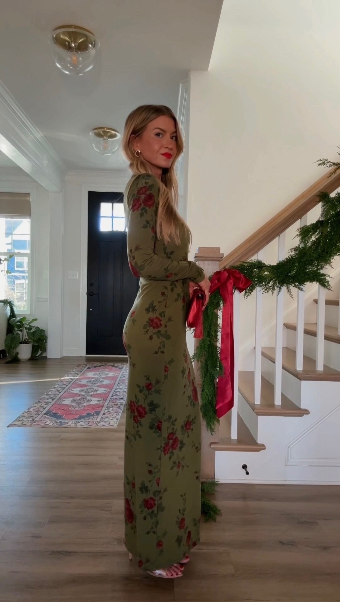 Such a beau option for a holiday dress! 
Runs TTS

#LTKHoliday #LTKootd