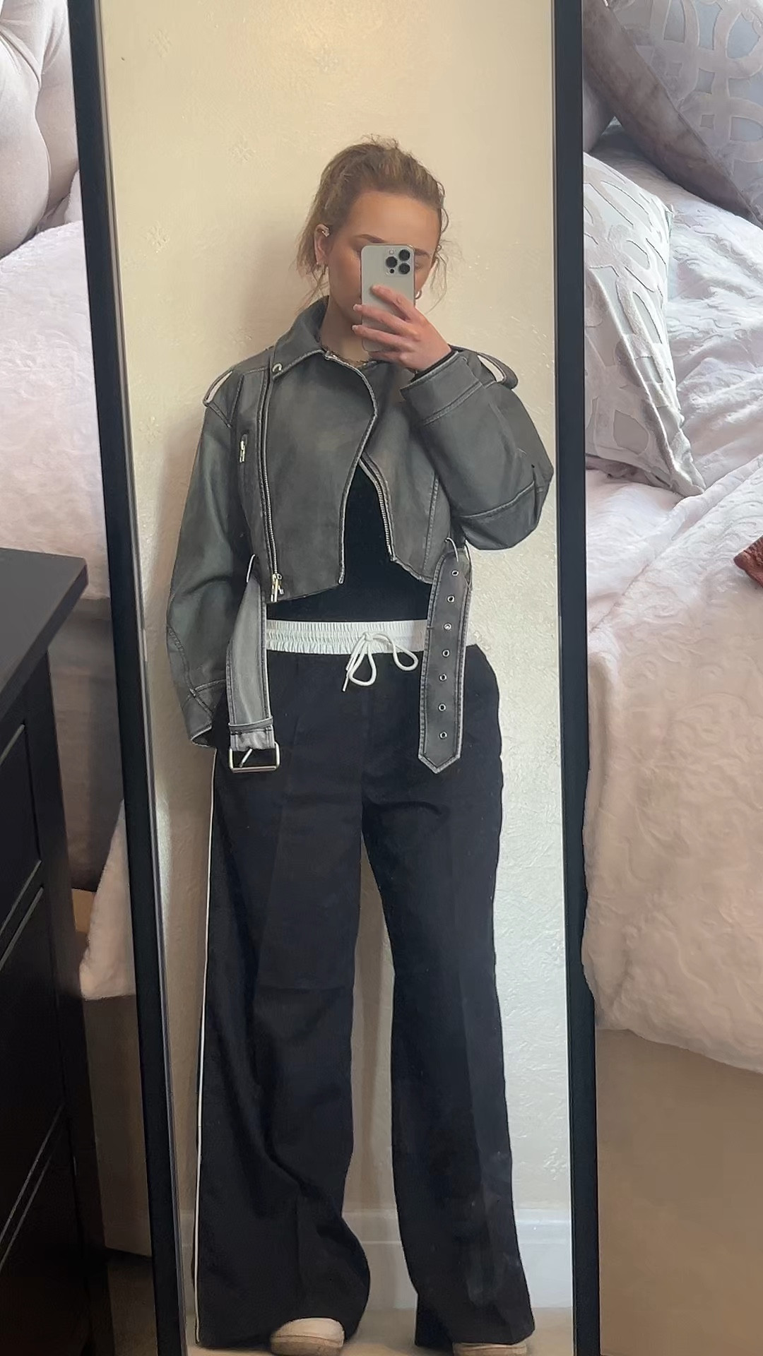 These trousers are my new fav 🤌

#spring #summer #outfitinspo #ootd #cute #trending 

#LTKVideo #LTKbeauty