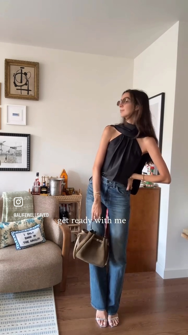 Tory Burch

#LTKHoliday #LTKSeasonal