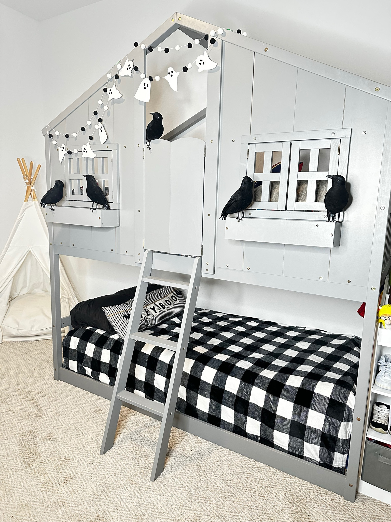 🕸️BIG BOO ROOM🕸️
It’s starting to look spooky over here👻 

Found the BEST Pottery Barn kids bed dupe! Quality is🤌🏻


#LTKHoliday #LTKHalloween #LTKkids