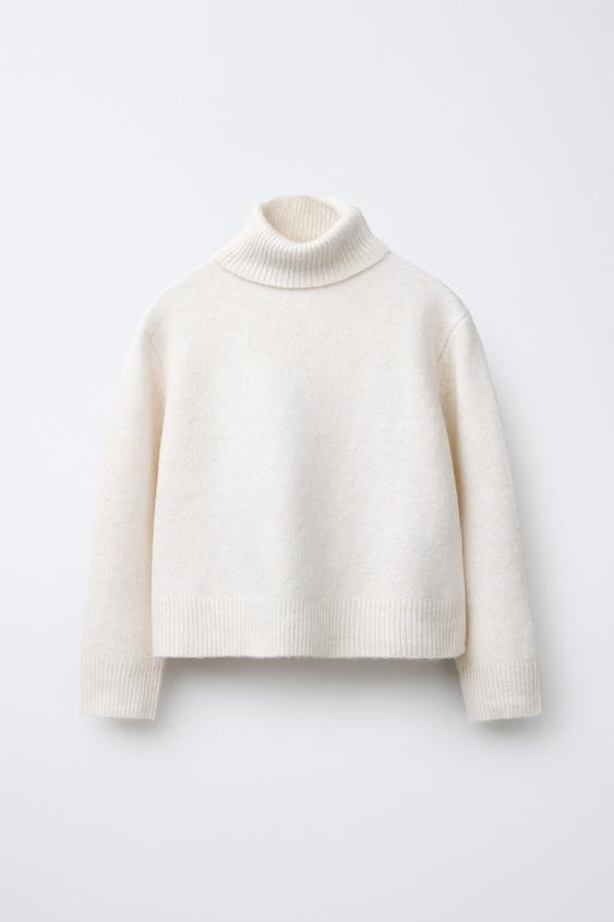 PLAIN KNIT TURTLENECK SWEATER | Zara US
