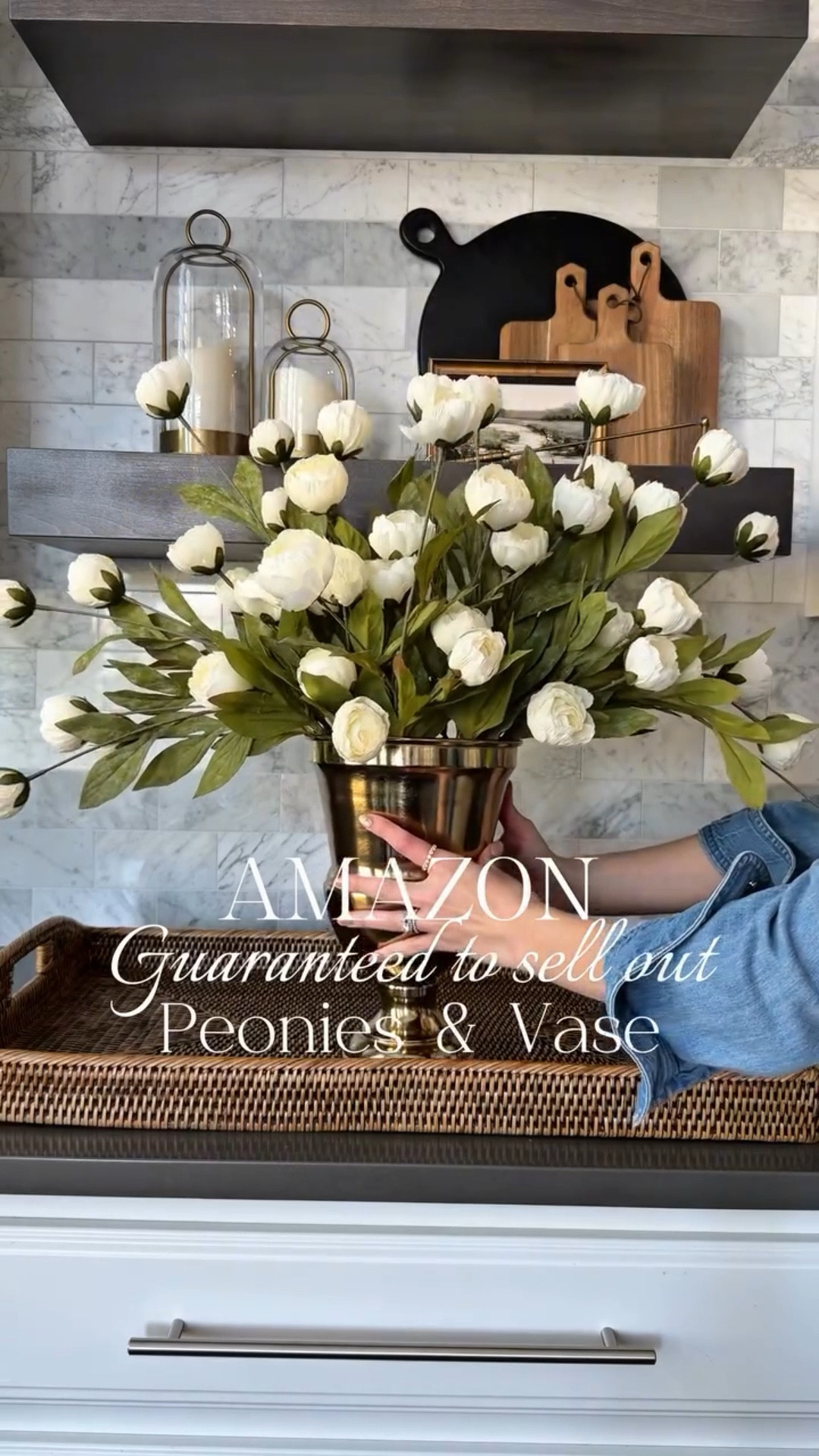 My new Amazon find and I’m obsessed! 😍 These cream peonies look so similar (maybe even better) than the viral peonies from last year and the gold vase is gorgeous + such an amazing price!! ✨ It’s the perfect combination to bring out for 2026 🤍🤍

The silk petals are super soft and layered so you can fluff them open for a fuller look or keep them closed. 🌸 I used a 12-pack here and it’s the perfect amount.

cream peonies, faux peonies, artificial flowers, Amazon home finds, brass vase, Amazon decor, faux florals, spring arrangements, 2026 home decor #inspiremehomedecor #amazonhomedecor

#LTKFindsUnder50 #LTKHome #LTKSeasonal