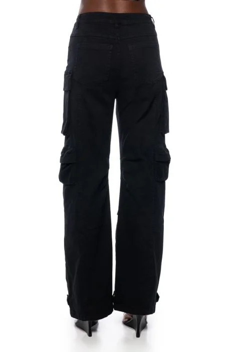 YOU KNOW IT CARGO PANTS IN BLACK | AKIRA