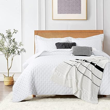 ROARINGWILD White Twin Size Quilt Bedding Sets with Pillow Sham, Lightweight Soft Bedspread Cover... | Amazon (US)