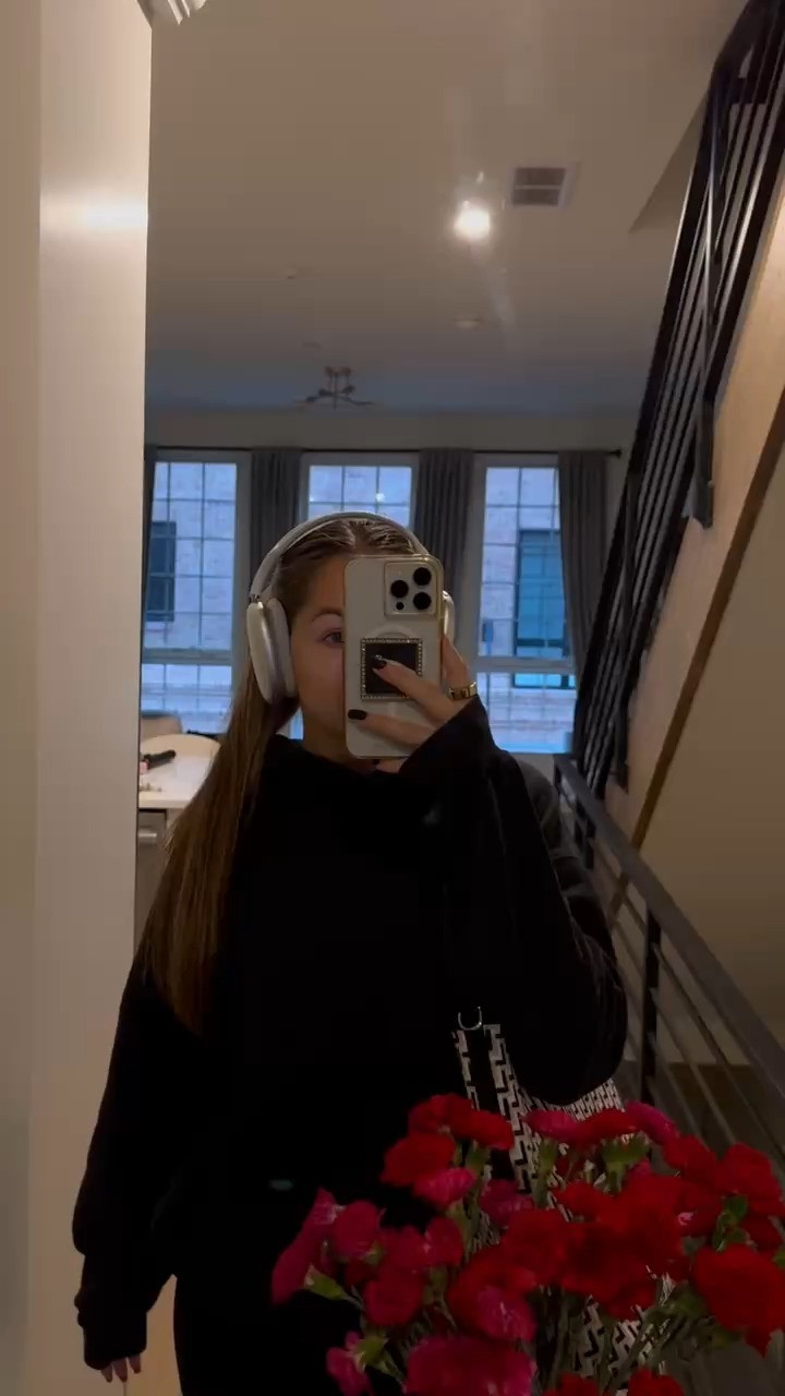 Today's workout ootd! The abercrombie hoodies are sooo soft and comfy! 

 #LTKActive #LTKStyleTip