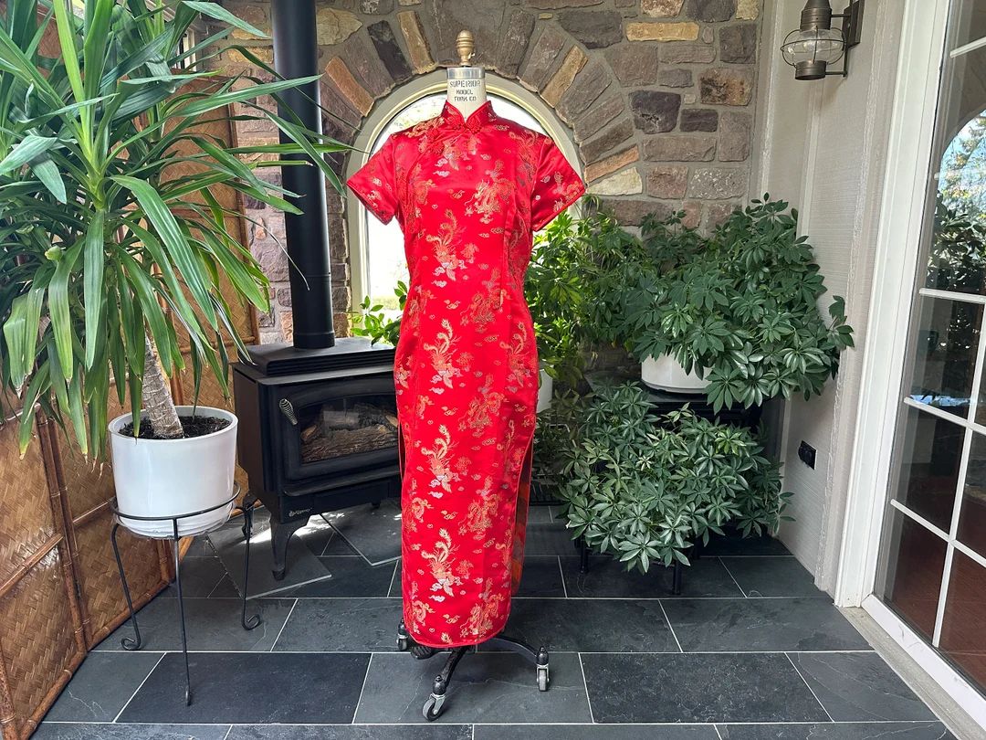 Vintage Cheongsam Dress Red Satin With Gold Dragons, Vintage Chinese Asian Dress, Vintage Wiggle ... | Etsy (US)