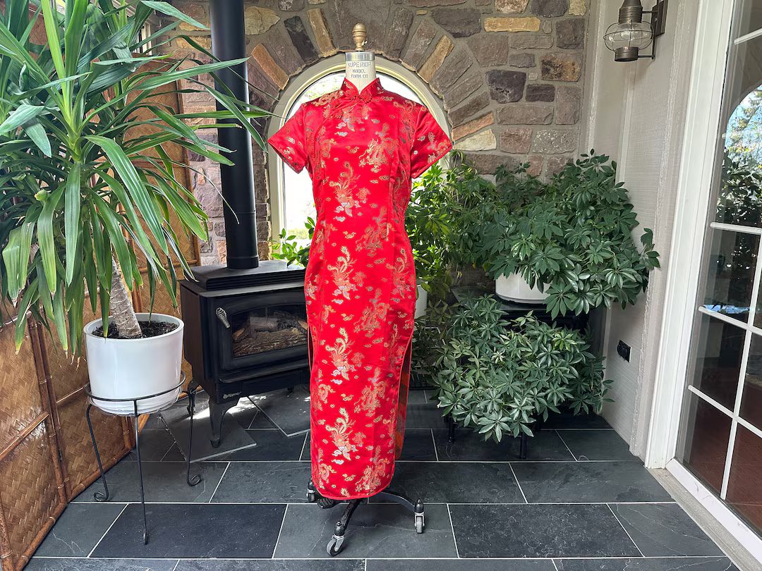 Vintage Cheongsam Dress Red Satin With Gold Dragons, Vintage Chinese Asian Dress, Vintage Wiggle ... | Etsy (US)