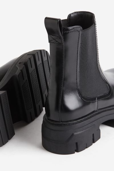 Chunky Chelsea boots - Black - Ladies | H&M GB | H&M (UK, MY, IN, SG, PH, TW, HK)