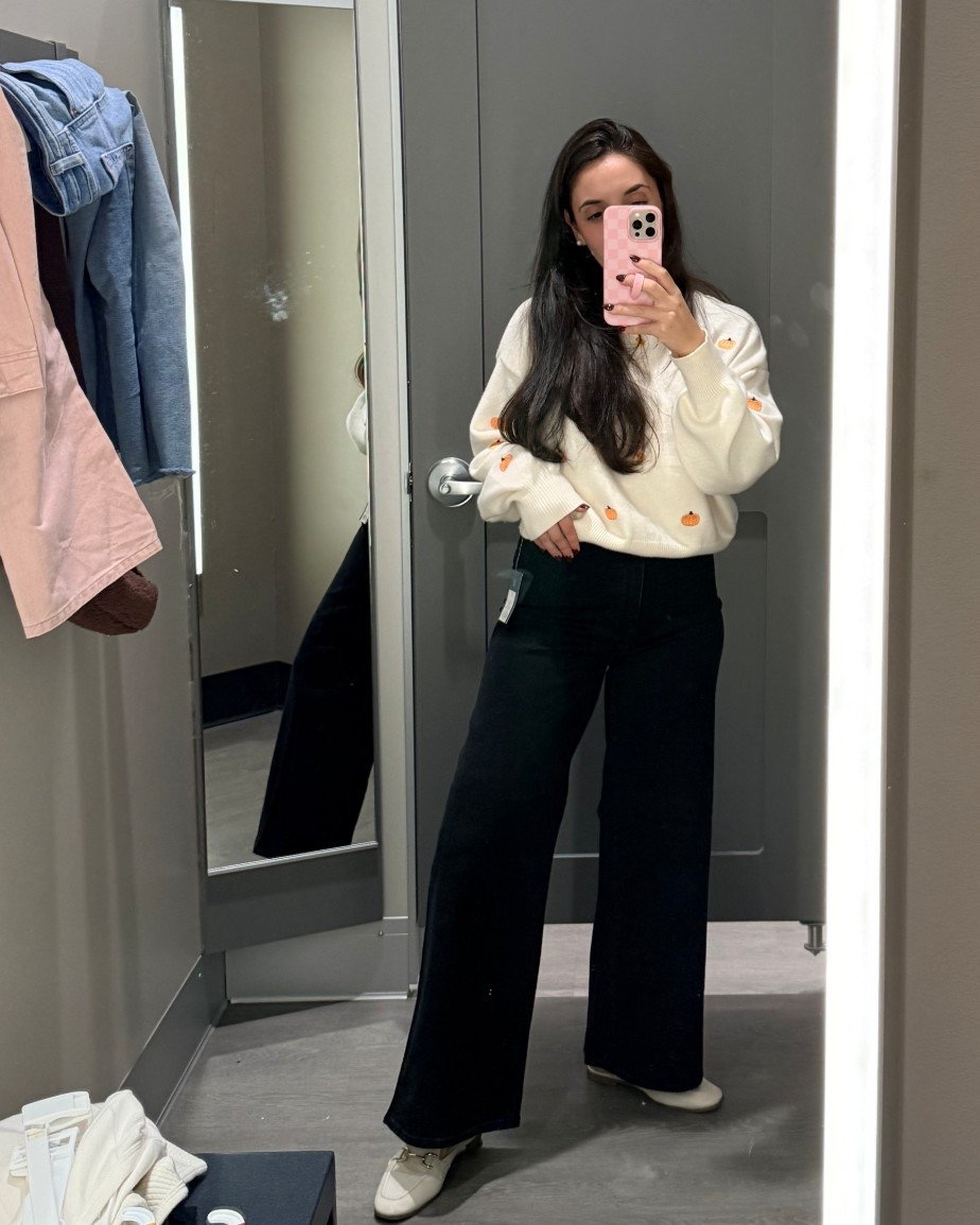 In love with those flare leg jeans!! Wearing size 2!! 

#LTKFindsUnder50 #LTKFindsUnder100 #LTKStyleTip