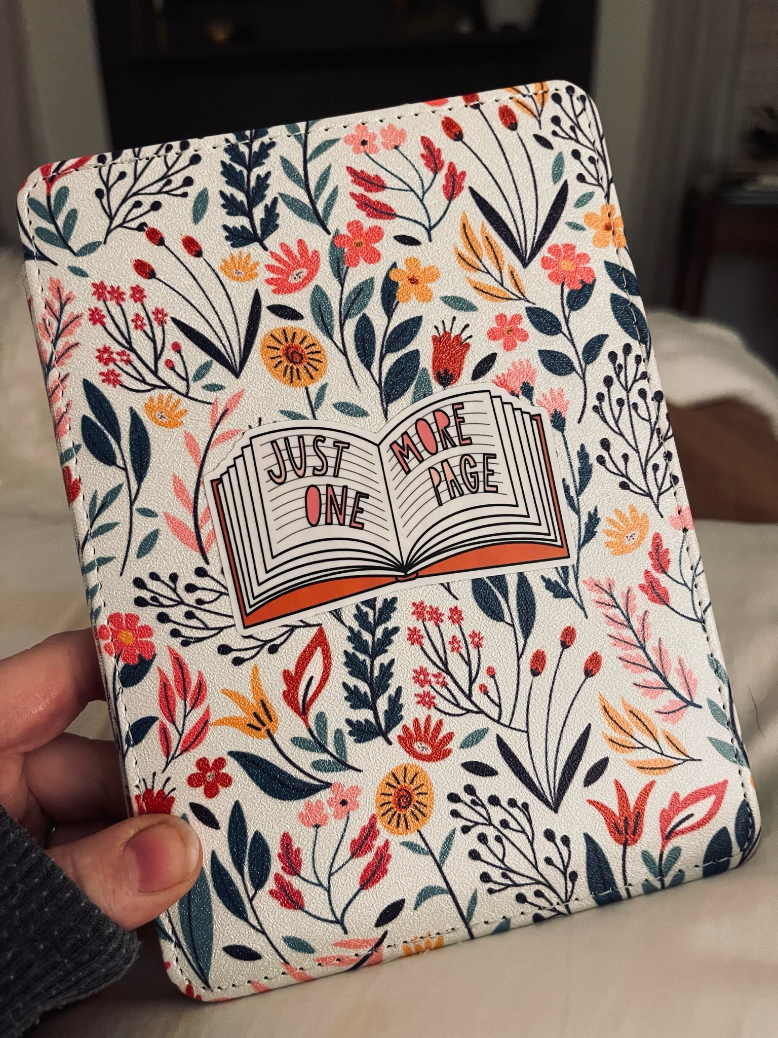 Kindle + kindle case 

#LTKhome