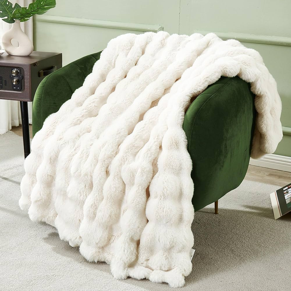 DREAMNINE Decorative Soft Thick Fuzzy Faux Rabbit Fur Throw Blanket for Couch Sofa, Reversible Pl... | Amazon (US)