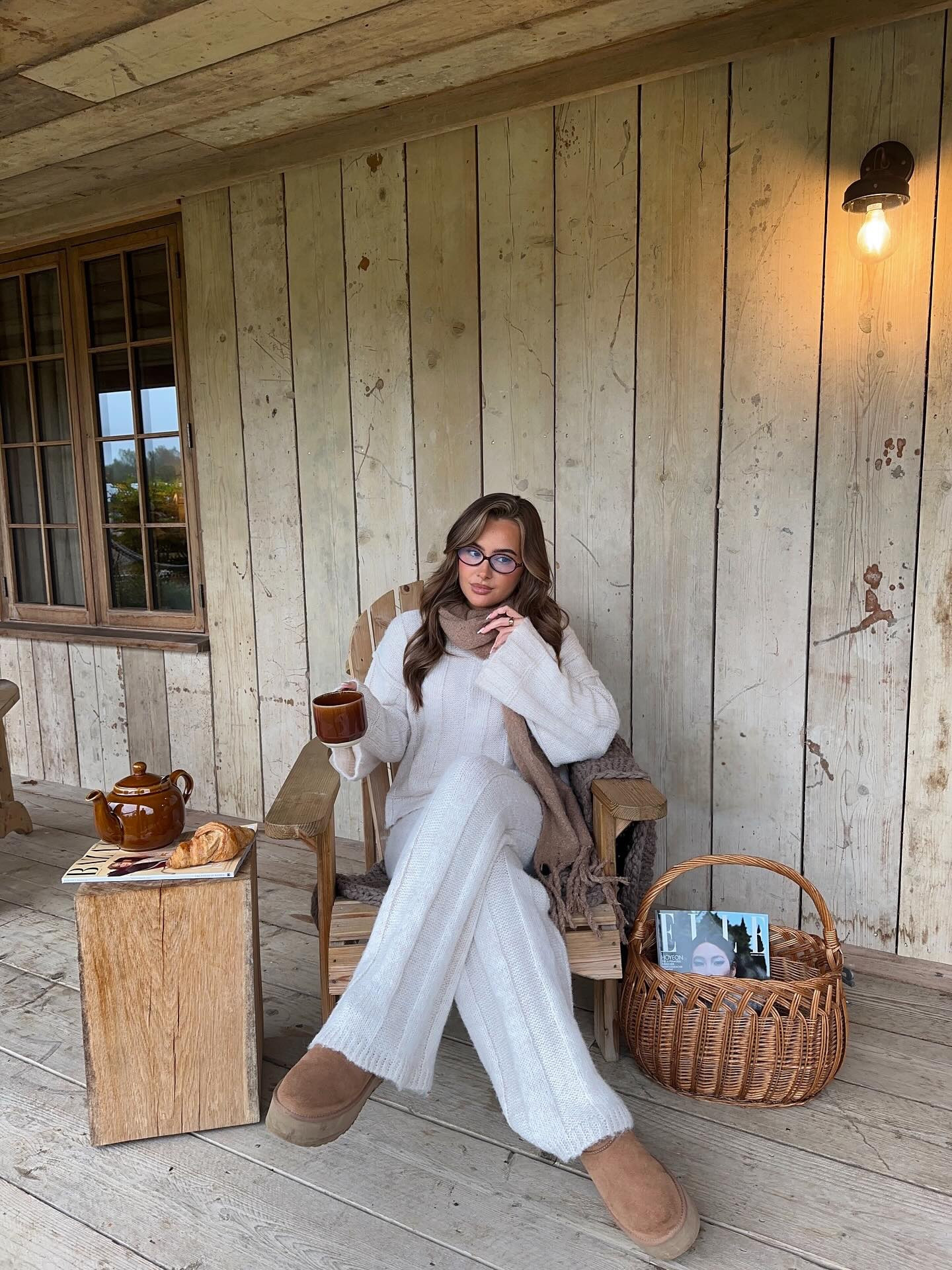 cosy girl🧺🪵🛖🌲🐏☕️