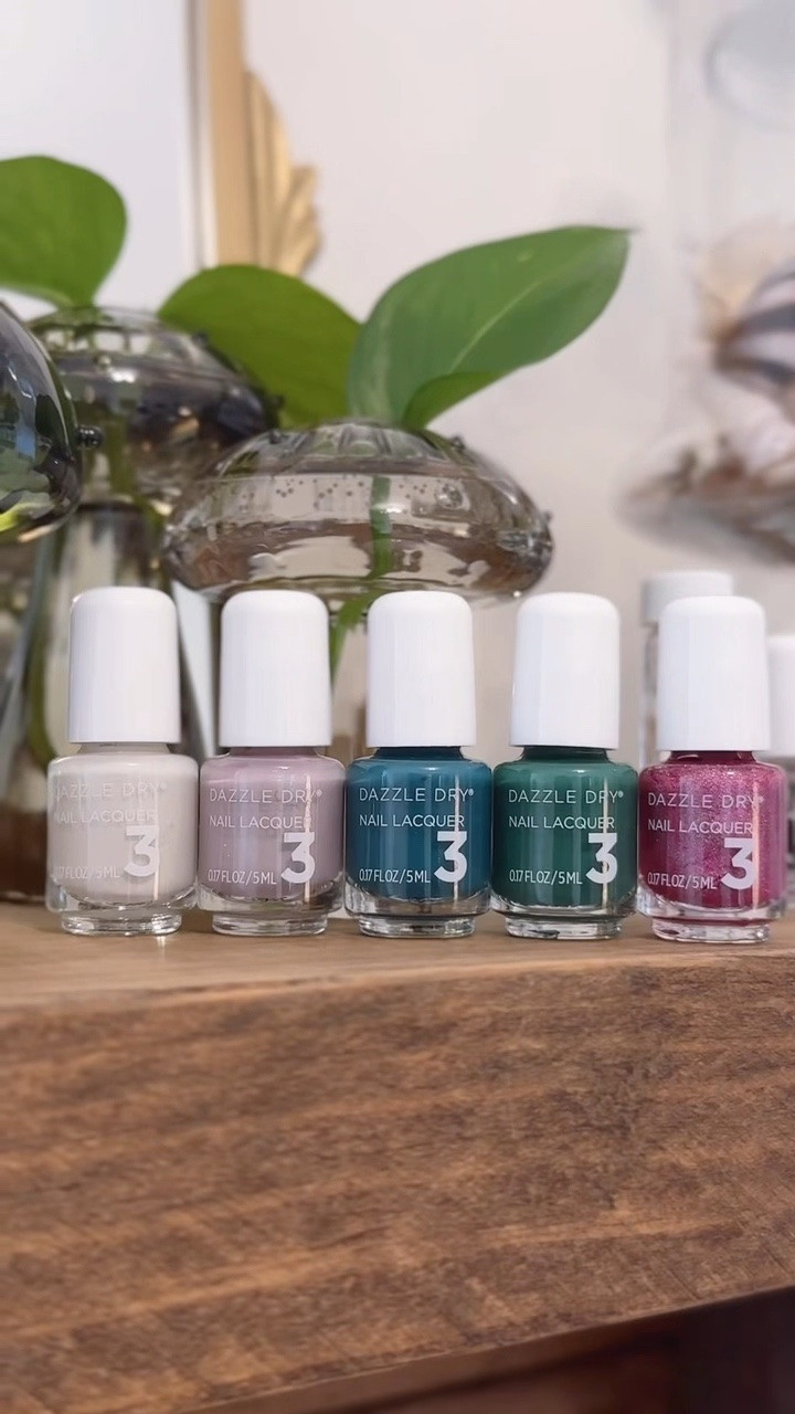 🌿 All products are vegan and non-toxic! 🌟 Meet Dazzle Dry, the only quick-drying, long-lasting natural nail care system out there. 💅✨ 

Their 4-step system gives you salon-quality nails at home, staying chip-free for over 7 days and drying in just 5 minutes! ⏱️💖 #DazzleDry #NailGoals #VeganBeauty @Dazzle Dry #ad #liketkit

#LTKBeauty