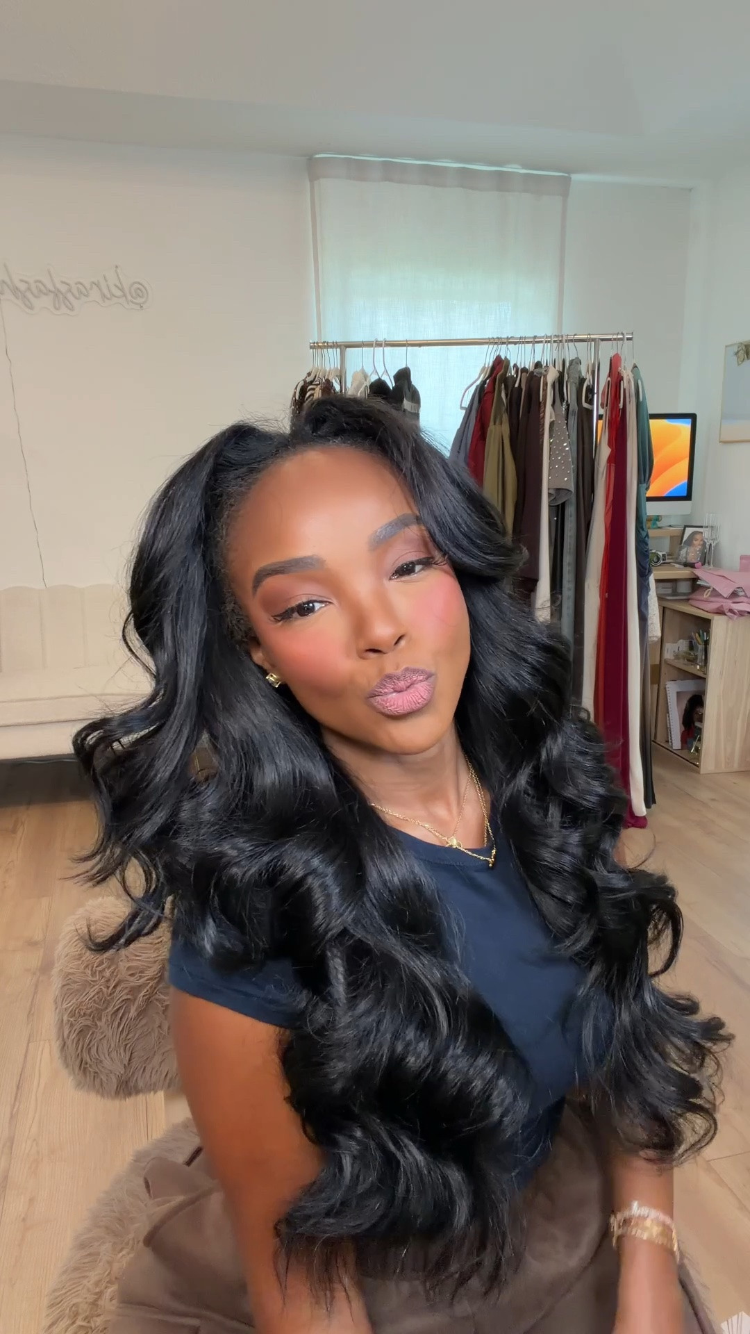 Scroll to shop! ✨ My makeup routine. Everything is linked below.👇🏾

Desliza para comprar. ✨ Mi rutina de maquillaje.

📲 Download the free LTK app & follow me @kirasfashionfinds to shop all my daily finds.

#LTKselfcare #LTKBeauty #LTKgrwm
