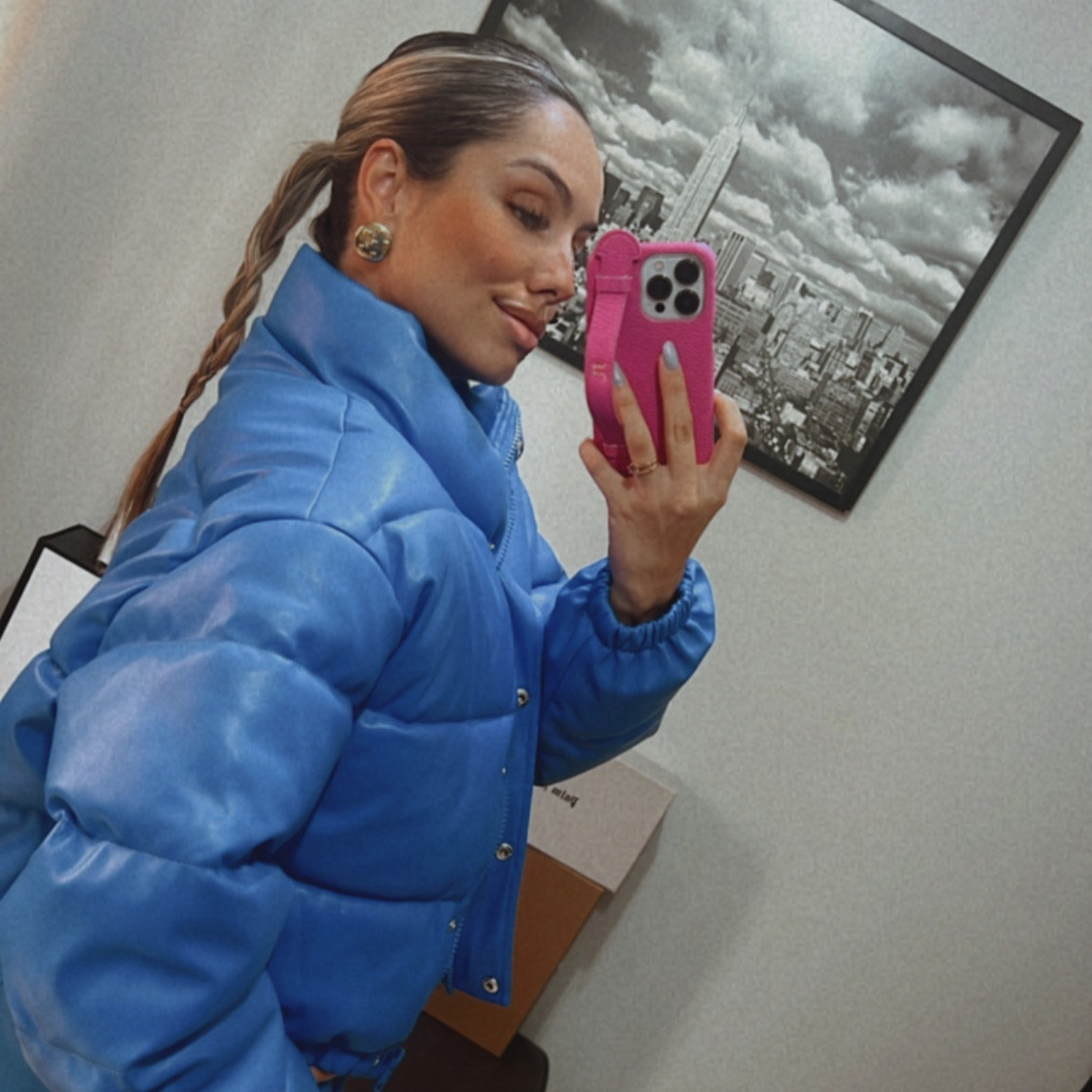 A jaqueta puffer, que alia conforto e aconchego do tecido almofadado com a tendência da modelagem oversized, é uma grande aposta da temporada de outono-inverno deste ano! 

#LTKstyletip #LTKSeasonal #LTKbrasil