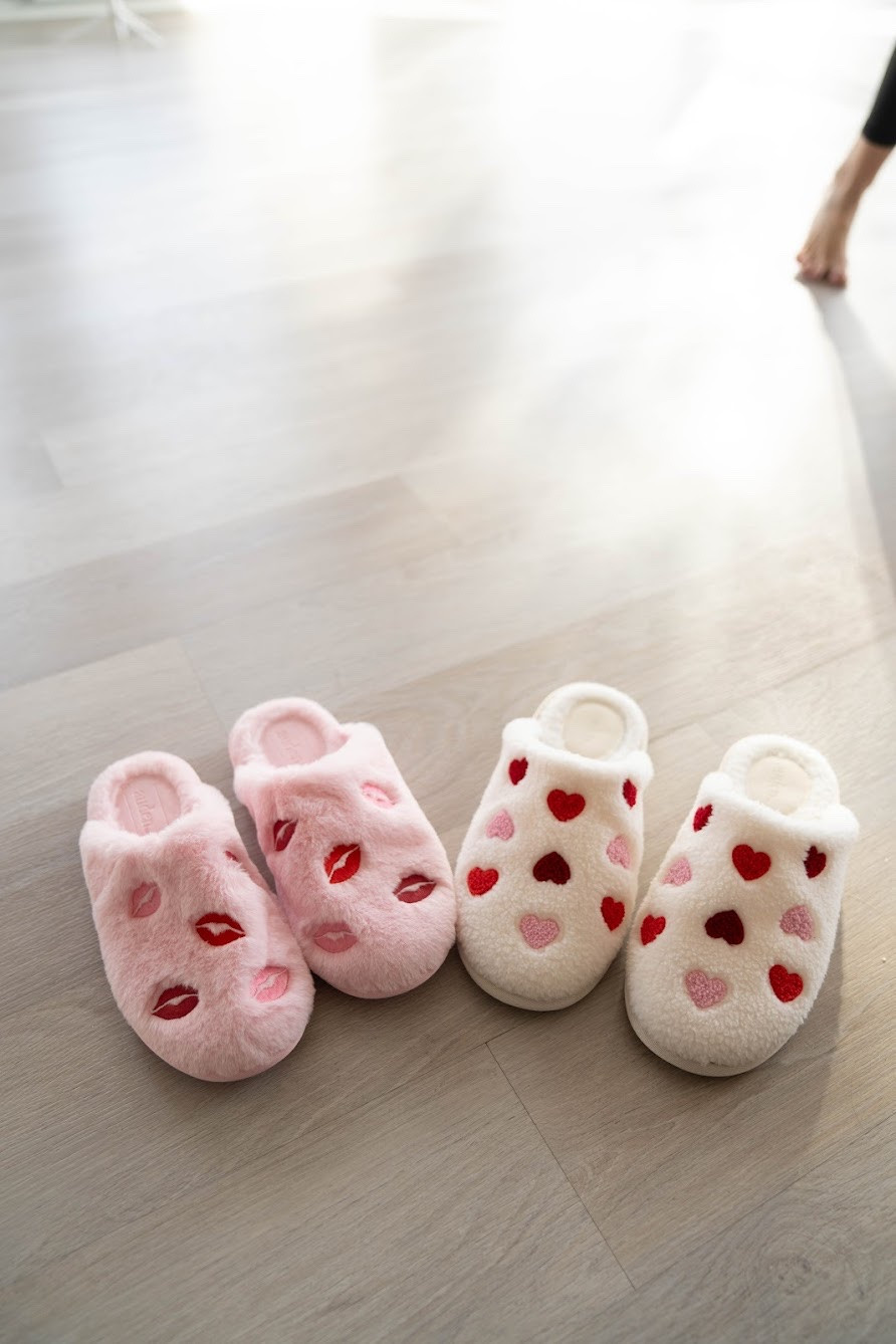Valentine’s Day slippers

Target fashion  cozy style. Valentine’s Day gifts 

#LTKootd #LTKmomlife #LTKgrwm