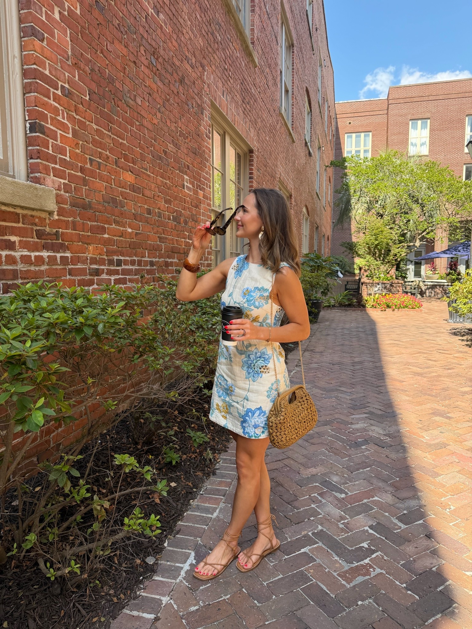 Be-bopped around Charleston in this adorable linen dress!  Dress is rent the runway! 👗